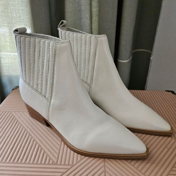 Marc Fisher Booties Ivory Tan Heel Business Casual Bridal Neutral Pointed Toe - Picture 1 of 13